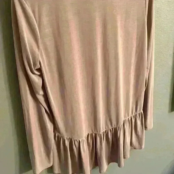 Chelsea28 Ruffle Back Hem Top Sz M - Picture 6 of 8